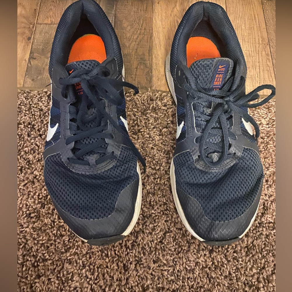 Nike Mens run swift 2.0 shoes